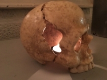Anatomischer Schädel - Gusseisen - Weiß-Rost